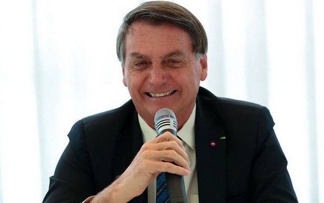 Bolsonaro diz que “ganhou” de Doria após Anvisa suspender vacina Coronavac