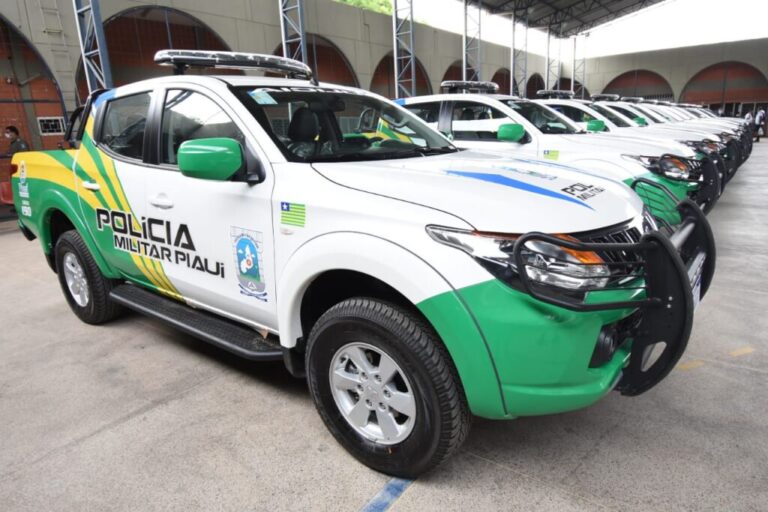 Polícia Militar recebe 24 novas viaturas do governador