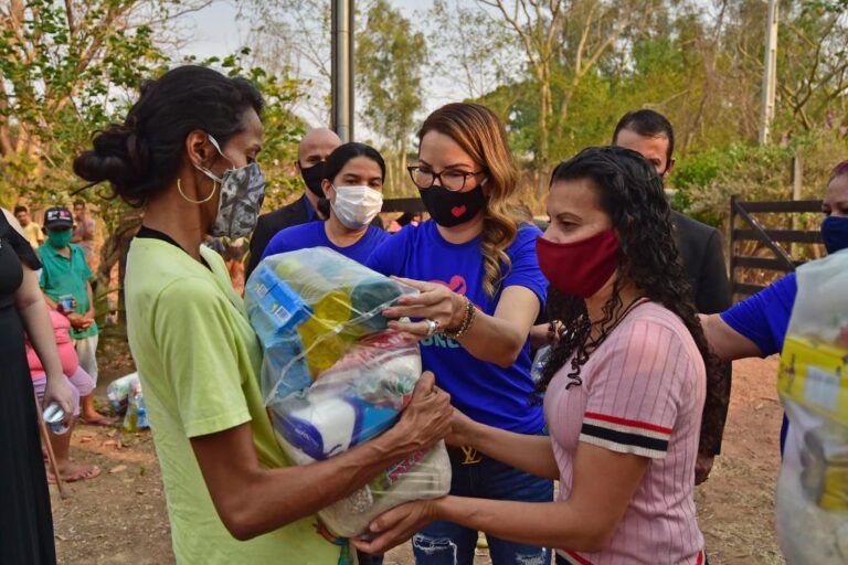 Primeira-dama manterá doação de alimentos de forma permanente com o programa Mais MT