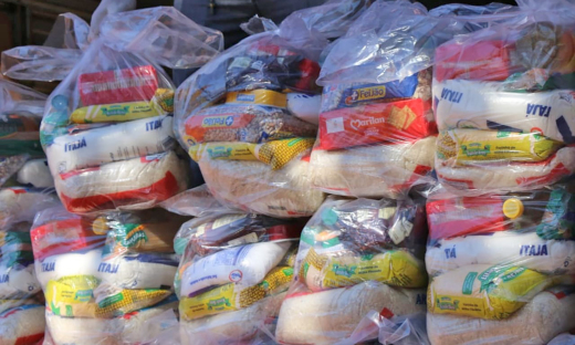 Governo do Tocantins atende 17 entidades religiosas com a entrega de cestas básicas, em Gurupi