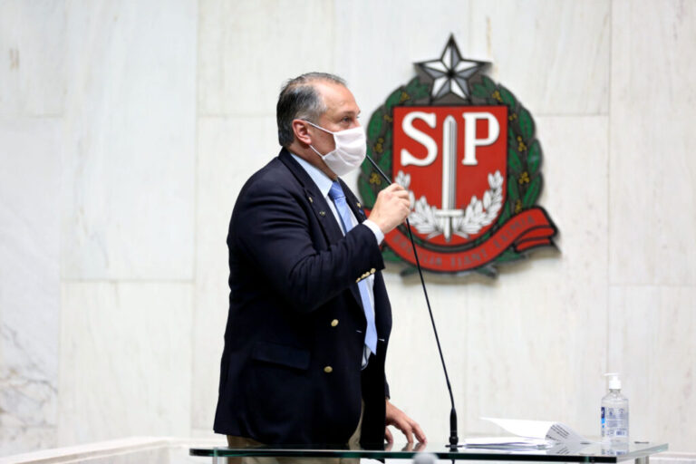 Castello Branco critica os decretos do governo do Estado que aumentam impostos em diversos setores
