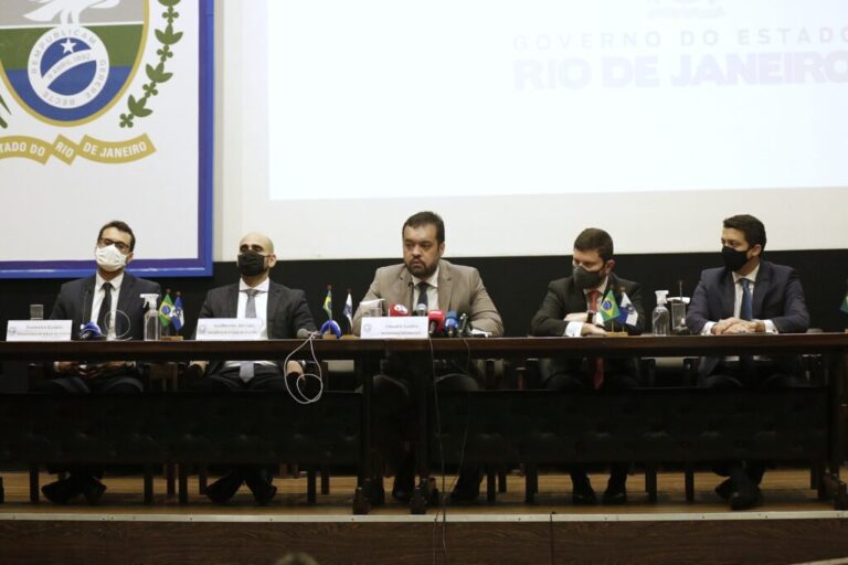 Governo anuncia pagamento do 13º salário para o dia 15 de dezembro