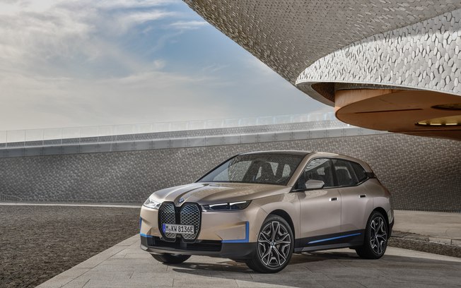 BMW revela o iX, o “primeiro” SUV 100% elétrico da marca