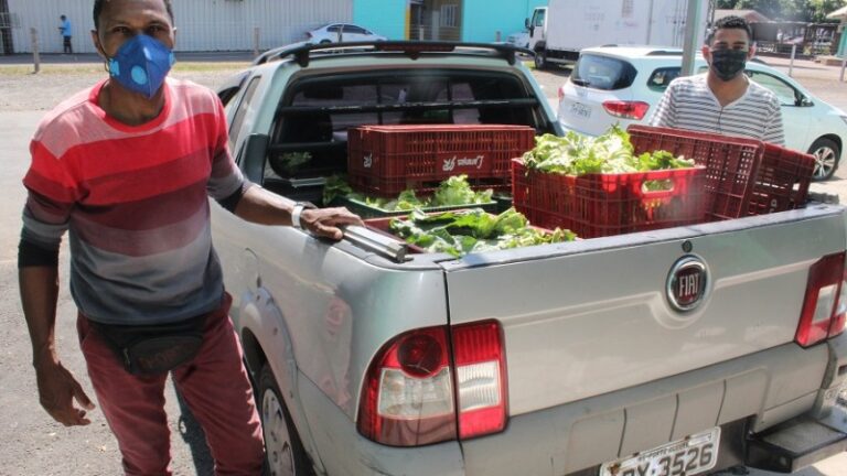 Atacadistas e produtores da Ceasa reforçam estoque de alimentos para doar aos necessitados