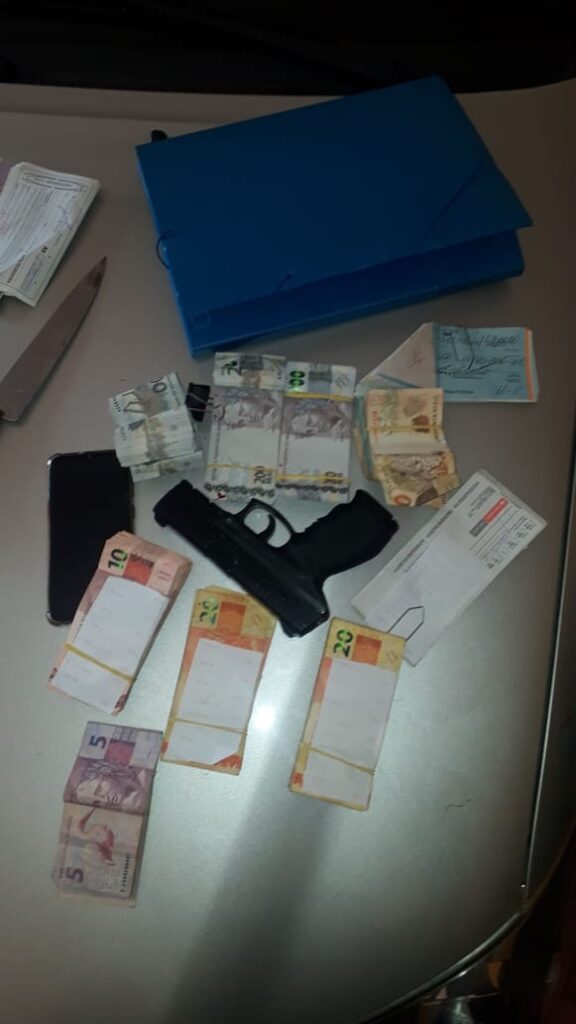 APÓS FLAGRANTE DE ROUBO COM RESTRIÇÃO DE LIBERDADE, TRIO É PRESO EM SÃO SEBASTIÃO