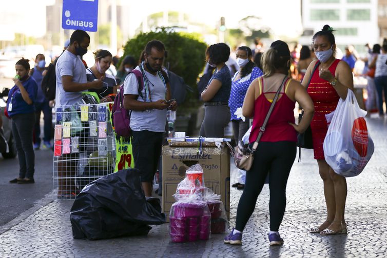 Famílias de baixa renda têm inflação maior, revela pesquisa do BC