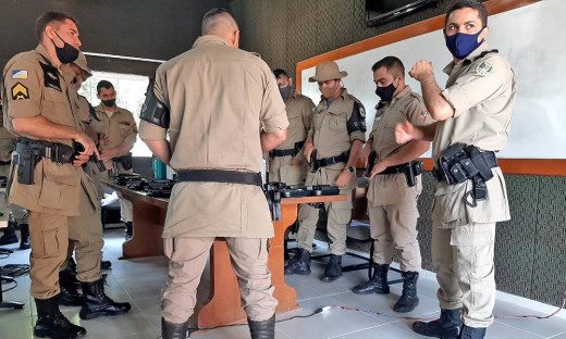 Policiais Militares realizam curso teórico e prático sobre novo armamento em Araguaína