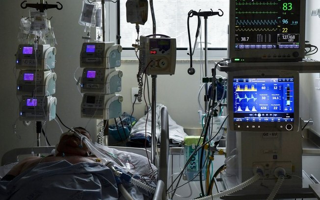 Médicos de hospital em SP acendem alerta de nova onda de Covid-19