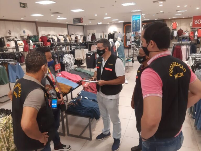 Procon notifica lojistas da capital sobre promoções da Black Friday