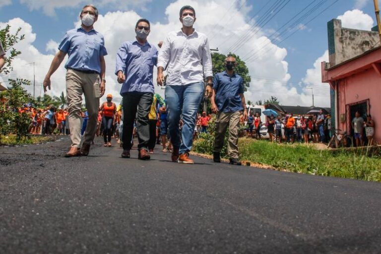 Estado vistoria obras de pavimentação na cidade de Santo Antônio do Tauá