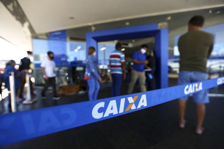 Caixa abre 772 agências hoje para pagar auxílio emergencial e FGTS