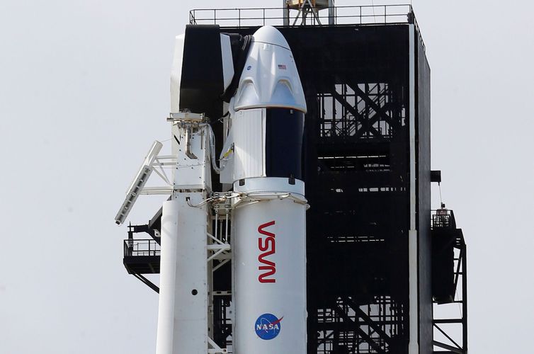 Clima adia lançamento de primeira missão “operacional” da SpaceX