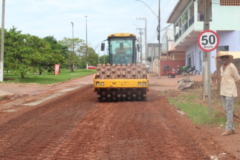 Governo dá continuidade à obra de asfaltamento da rodovia 010 em trecho do perímetro urbano de Rolim de Moura