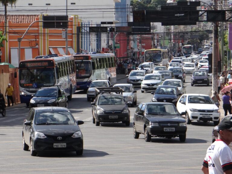 Licenciamento de veículos com placas final 6 e 7 vence dia 30 de novembro