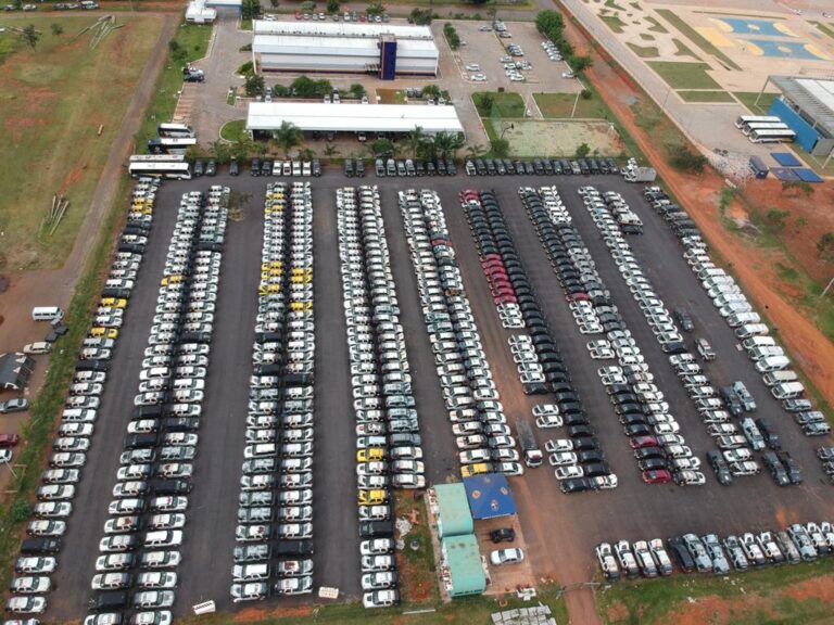 Leilão de 385 veículos da PMDF