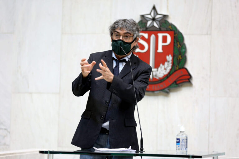 Carlos Giannazi protesta contra o Decreto nº 65.021 e pede apoio ao PDL 22/2020, que revoga a medida