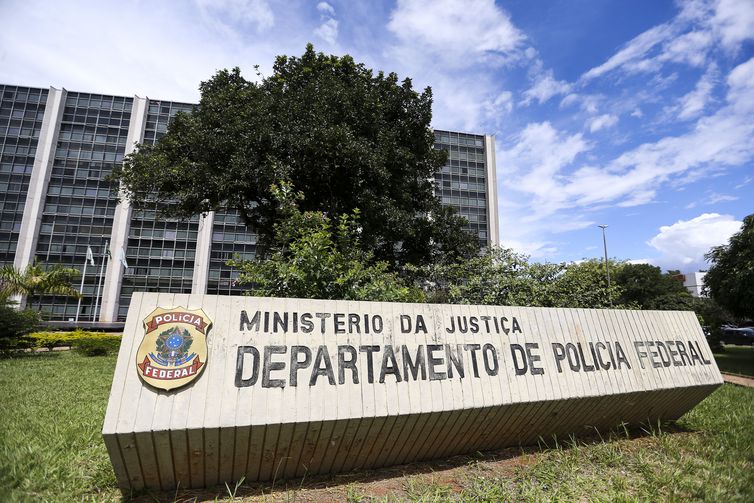 PF investiga grupo que fraudava auxílio emergencial