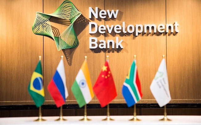 Guedes: Banco do Brics transferirá US$ 3 bilhões ao Brasil em até três meses