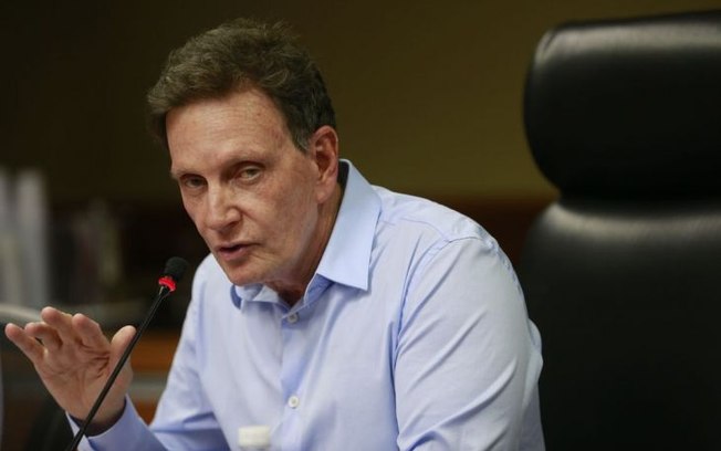 Crivella se reúne com Bolsonaro nesta quinta para pedir ajuda contra Paes