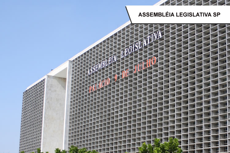 Assembleia Legislativa recebe mais uma edição do Cine Buzina drive-in