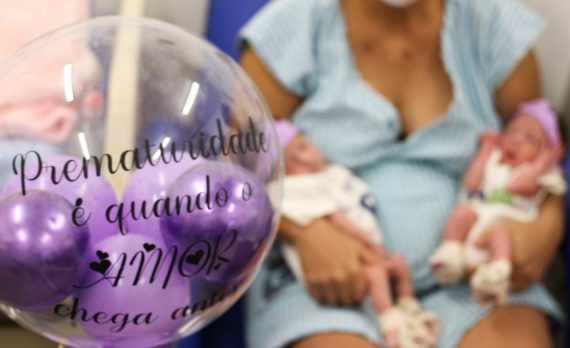 Prematuridade é tema de palestras no Hospital de Base; recém-nascidos participam de ensaio fotográfico