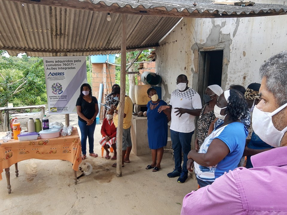 Aderes entrega kit farinheira para comunidade quilombola no Dia da Consciência Negra