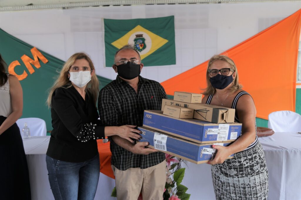 Governo do Ceará investe R$ 5,6 milhões em kits de gravação para escolas públicas estaduais e CCIs