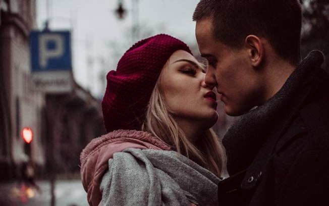 O beijo ideal para conquistar o par de cada signo