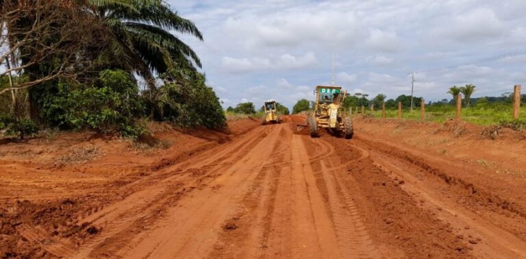 Manutenção do DER na RO-459 garante melhor acesso ao distrito de Bom Futuro