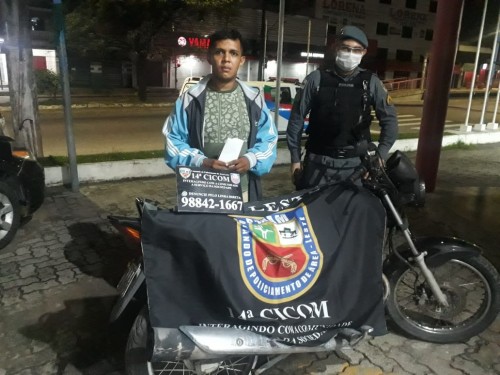Policiais militares da 14ª Cicom resgatam motocicleta roubada na zona leste