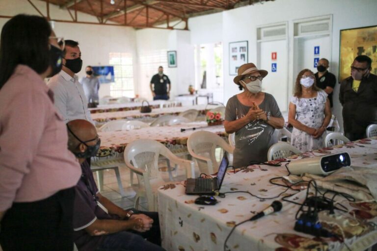 Conselheira comunitária mais antiga do Ceará recebe homenagem da SSPDS