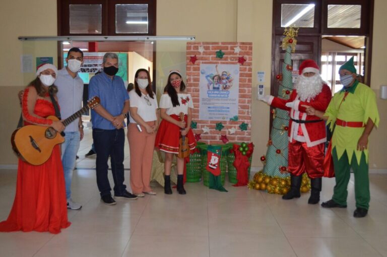 Educação recebe a caravana da campanha Faça uma Criança Sorrir no Natal