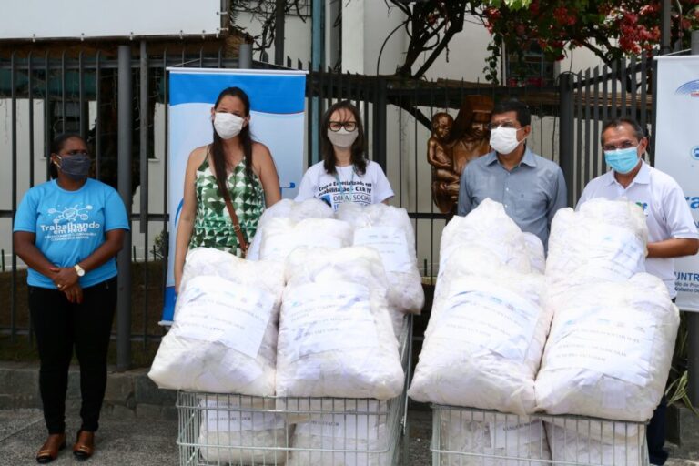 Governo entrega mais 15 mil máscaras de proteção para crianças