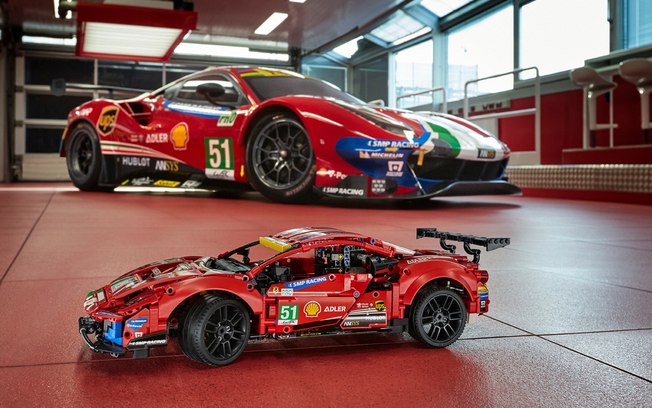 Ferrari 488 GTE também ganha kit da linha Lego Technic