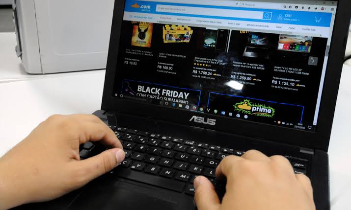 Procon divulga lista de sites suspeitos para compras na Black Friday