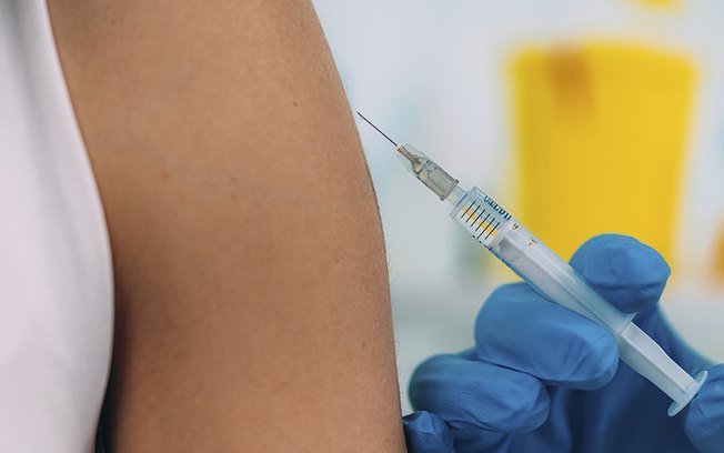Autoridades reguladoras sabiam de erros no teste de vacina, diz AstraZeneca