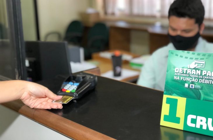Detran-MS de Ponta Porã recebe sistema para pagamento de guias com cartões de débito