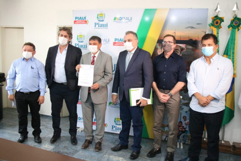 Governador autoriza 20 leitos de UTI e anuncia mais R$ 7 milhões para o HGV em 2021