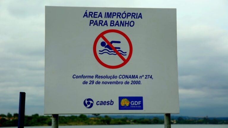 Lago Paranoá ganha sinalização da Caesb