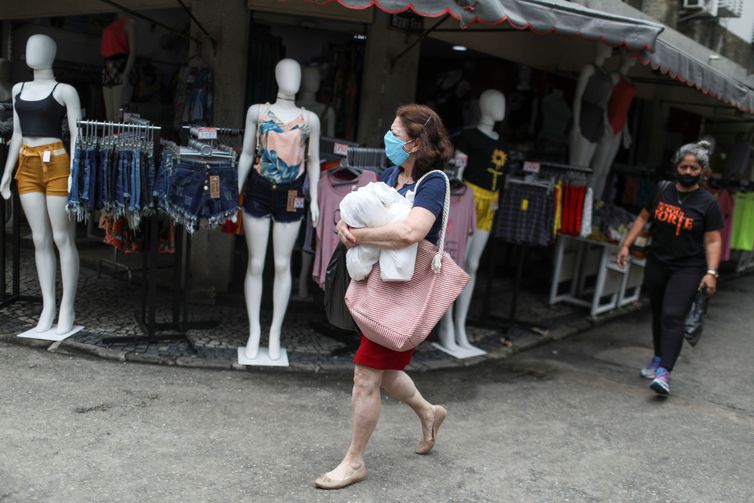 Taxa de desemprego passa de 13,3% para 14,6% no terceiro trimestre