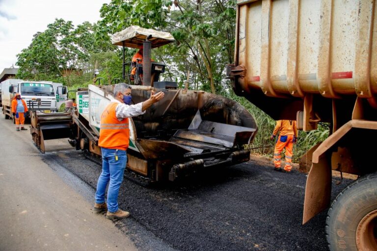 Mais três quilômetros de asfalto da estrada do Belmont, em Porto Velho, estão em fase de conclusão