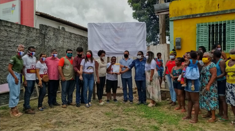 Governo do Estado entrega título de propriedade a comunidade quilombola
