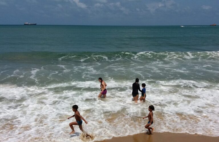 Praias de Fortaleza estão com 20 trechos próprios para banho