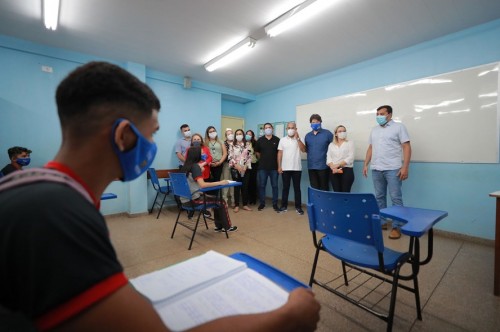 Wilson Lima convoca 347 aprovados no concurso da Seduc e anuncia a revitalização de escolas de Itacoatiara