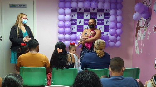 Maternidade Balbina Mestrinho faz encerramento do Novembro Roxo com homenagem e sessão fotográfica