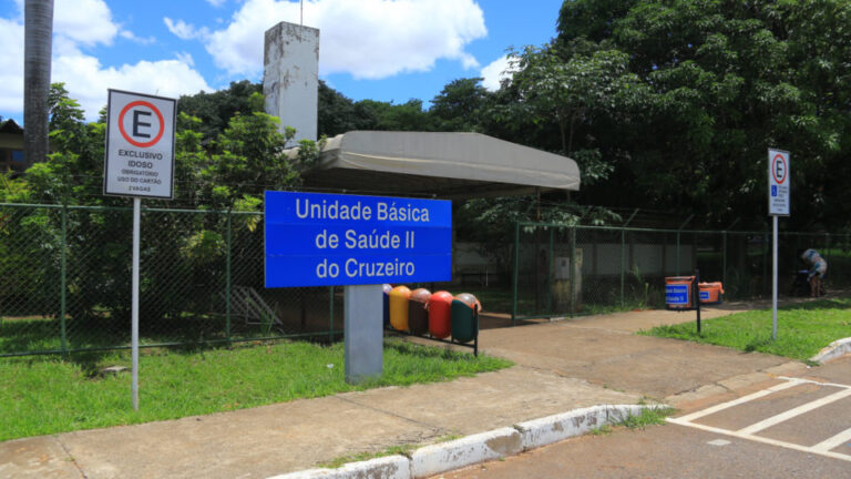 Secretário de Saúde confere estoque de testes rápidos para Covid-19 em UBS