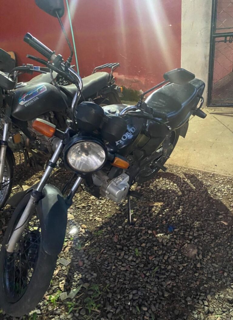 DERFRVA prende suspeito de roubo em flagrante e recupera moto furtada