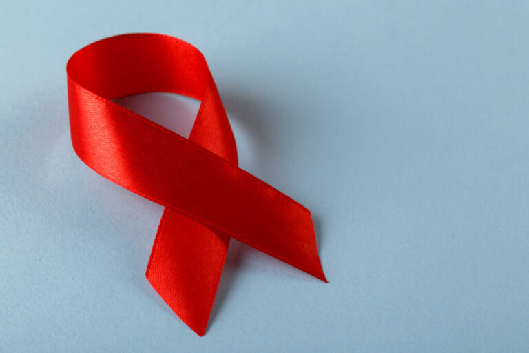 Dia Mundial de Combate à Aids: 38 milhões convivem com a doença no mundo