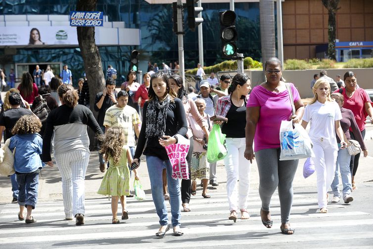 População desocupada atinge 13 milhões 763 mil de pessoas em outubro