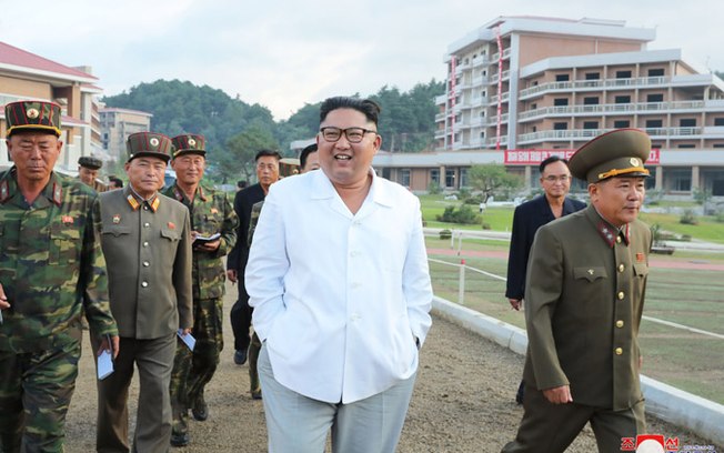 Kim Jong-un é vacinado contra Covid-19 com fármaco chinês, diz especialista